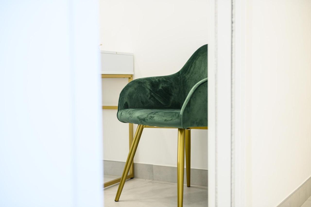 Magical Botanic-Charming Apartment نابولي المظهر الخارجي الصورة