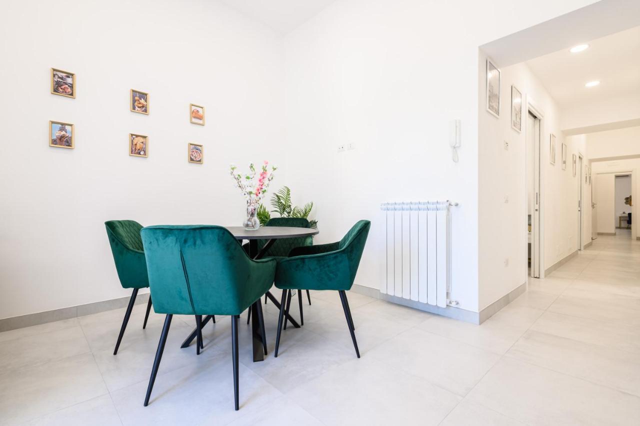 Magical Botanic-Charming Apartment نابولي المظهر الخارجي الصورة